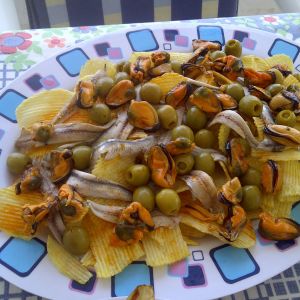 Patatas Mejillones Boquerones Aceitunas